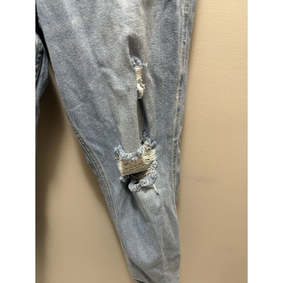 Hollister Curvy High Rise Mom Jean Distressed Size 9R 29‎ X 27 Light Wash - Picture 3 of 7